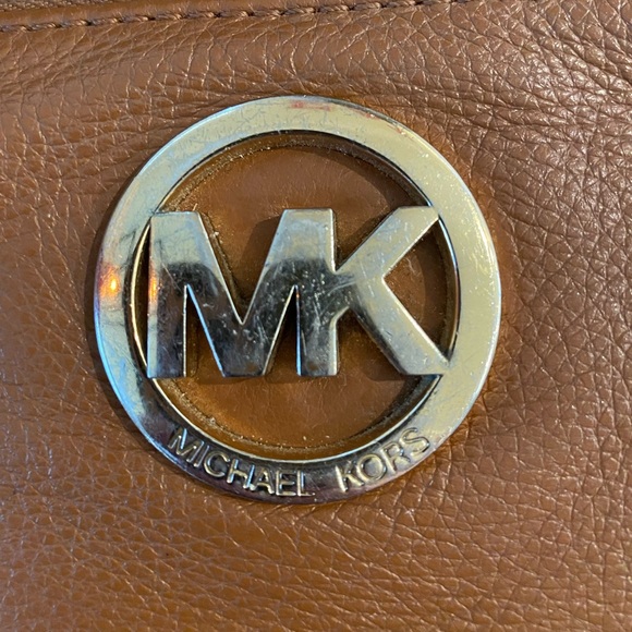 Used Michael Kors wristlet wallet - Picture 3 of 4